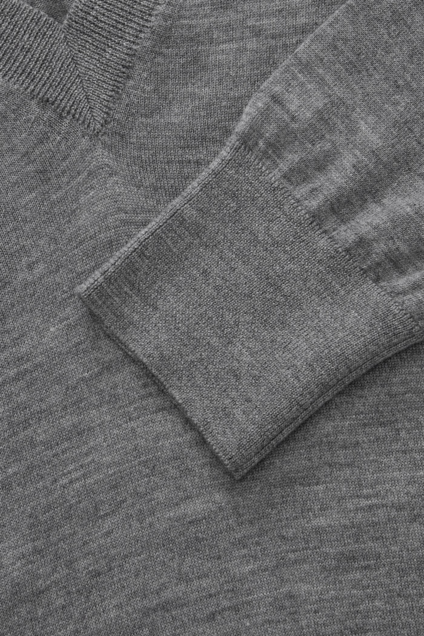 Skall Studio Amethyst V-neck jumper Jumper Grey melange