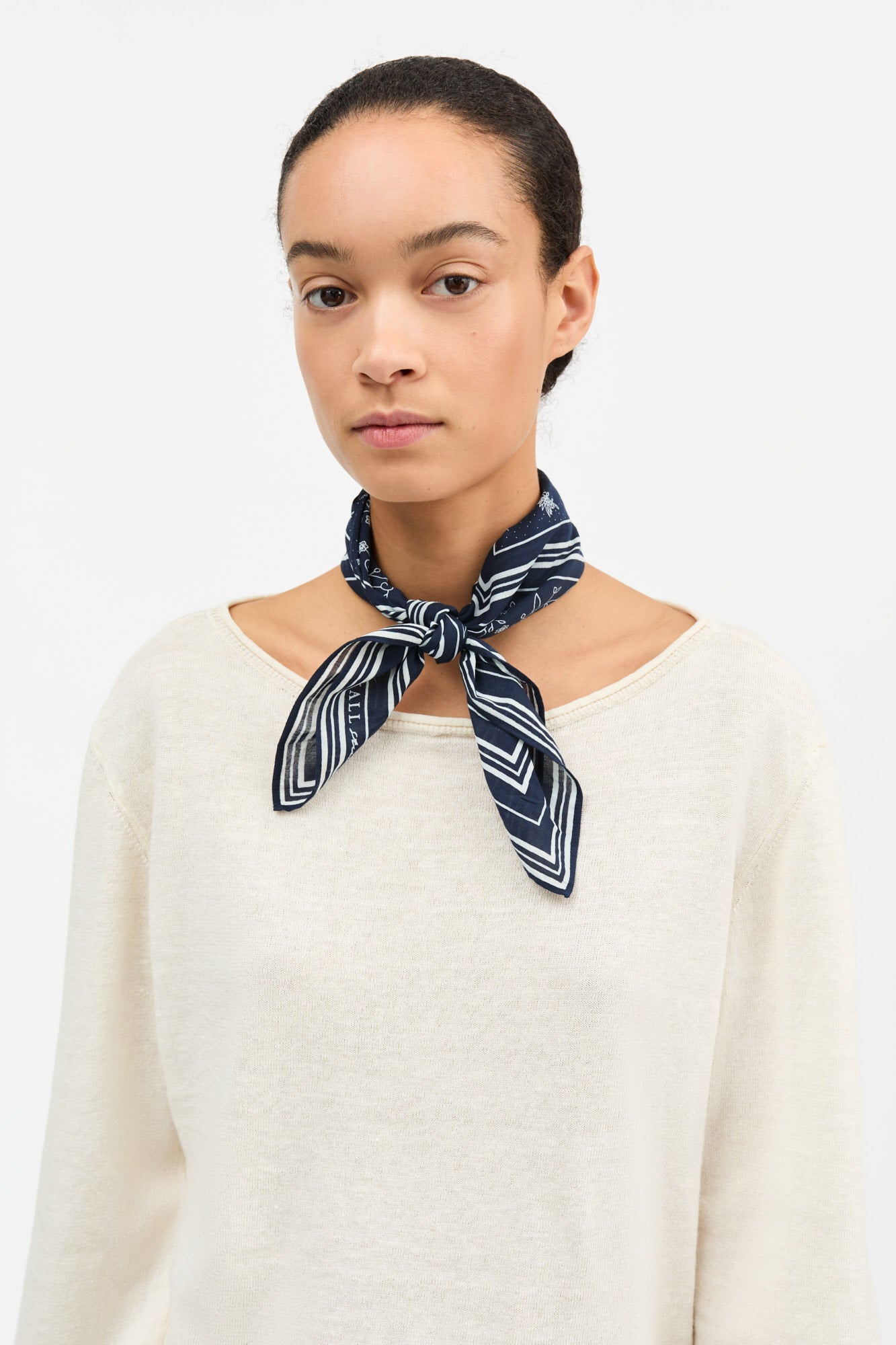 Skall Studio Skall classic scarf 55x55 Scarf Dark navy/Light cream